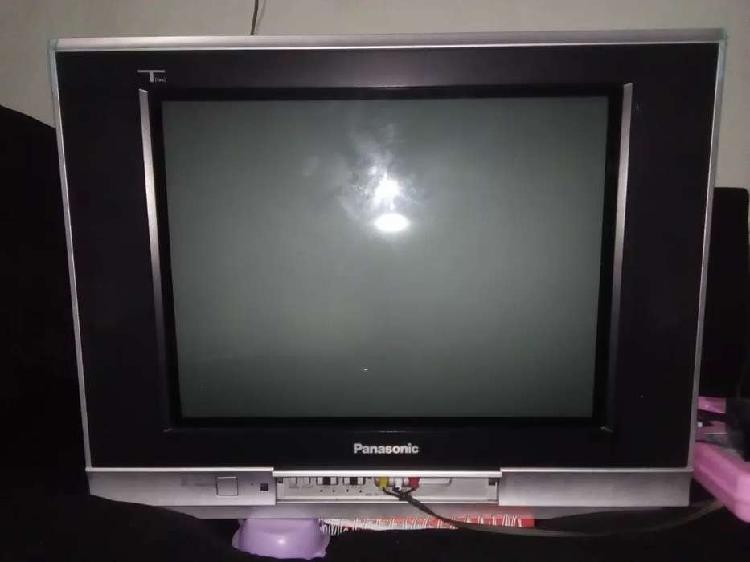 Vendo este televisor Panasonic como nuevo en 120 mil