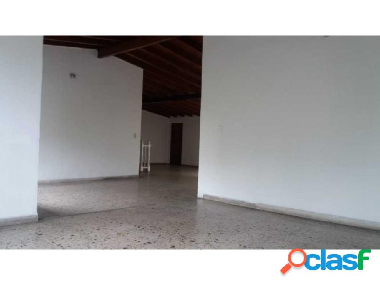 Arriendo casa Laureles Nogal