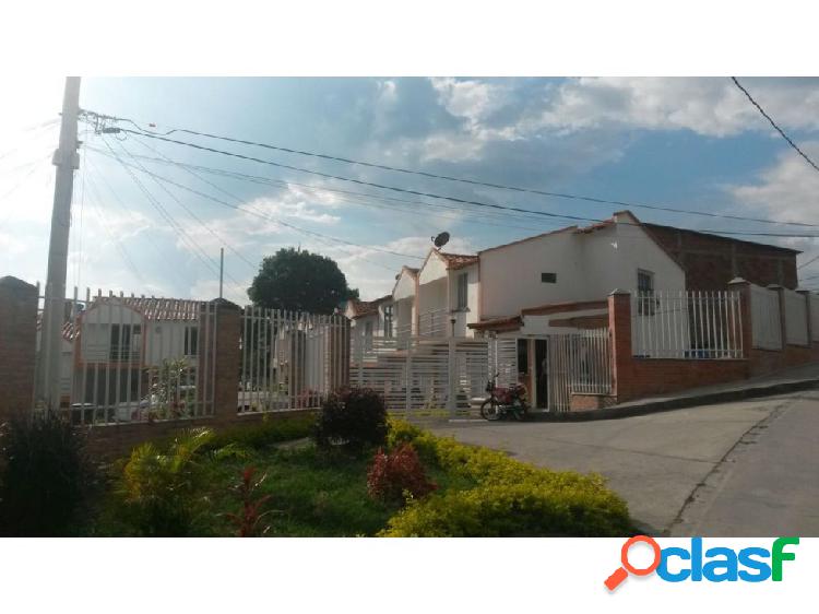 CASA CONJUNTO CERRADO EN CIRCASIA