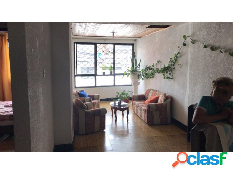 CASA EN VENTA BARRIO GRANADA ARMENIA