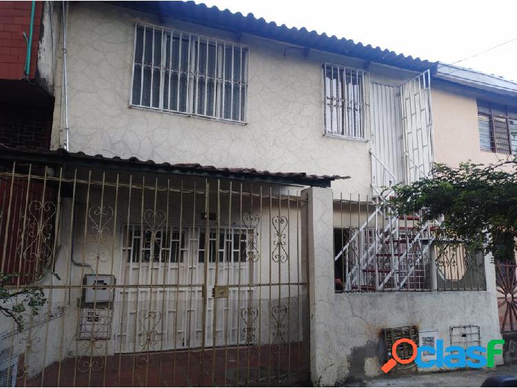 CASA EN VENTA CALI ARANJUEZ BIFAMILIAR