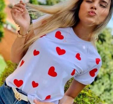 Camiseta corazones