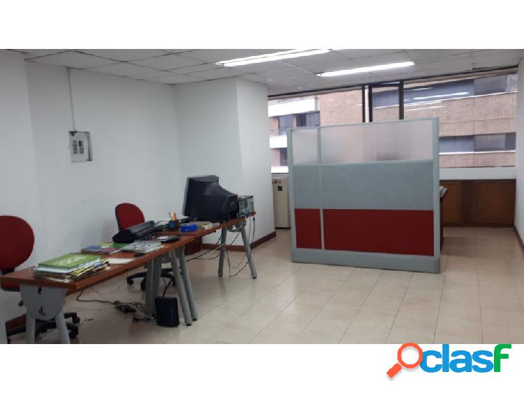 OFICINA EN VENTA POBLADO CERCA AL PARQUE