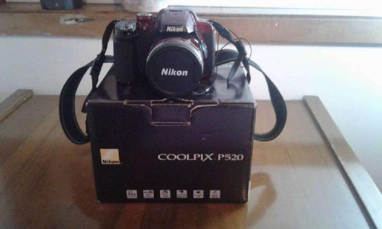 Camara Nikon perfecto estado + memoria 4 GB negociable