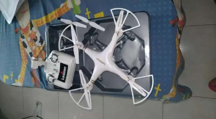 DRON IESAON CON CAMARA