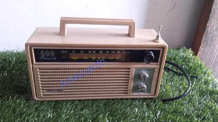 Hermoso radio de los años 70 principios 80