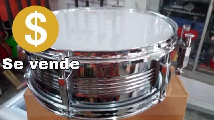 Redoblante ROCKSTAR muy poco uso