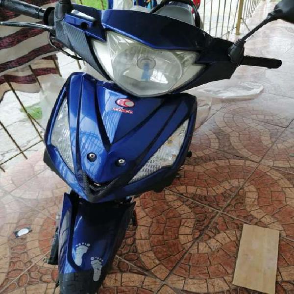 Se vende moto