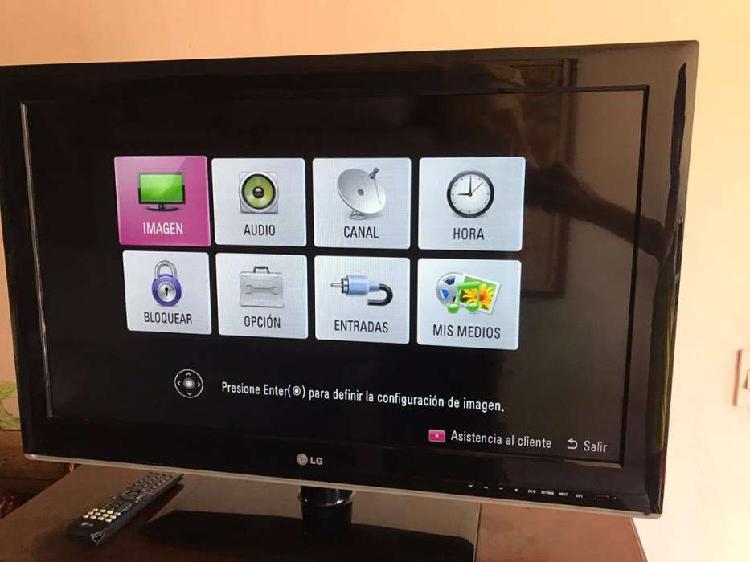 TELEVISOR LG CON ACCESORIO ANDROIP