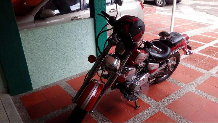 VENDO O PERMUTO YAMAHA TITANIA 250CC