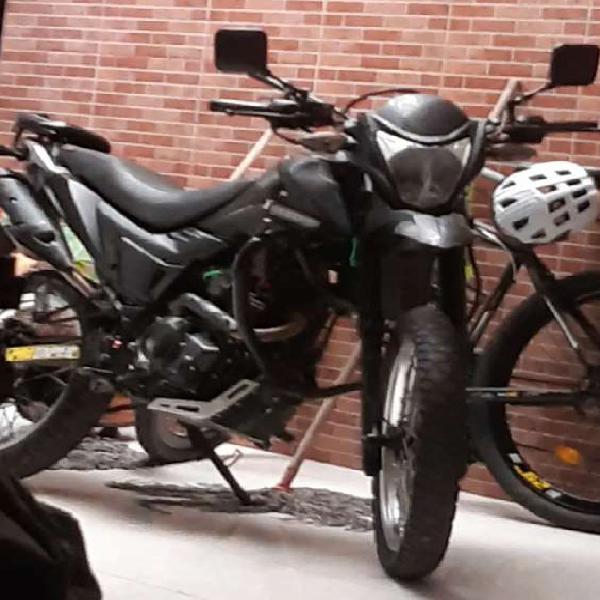 Vendo moto ttr180