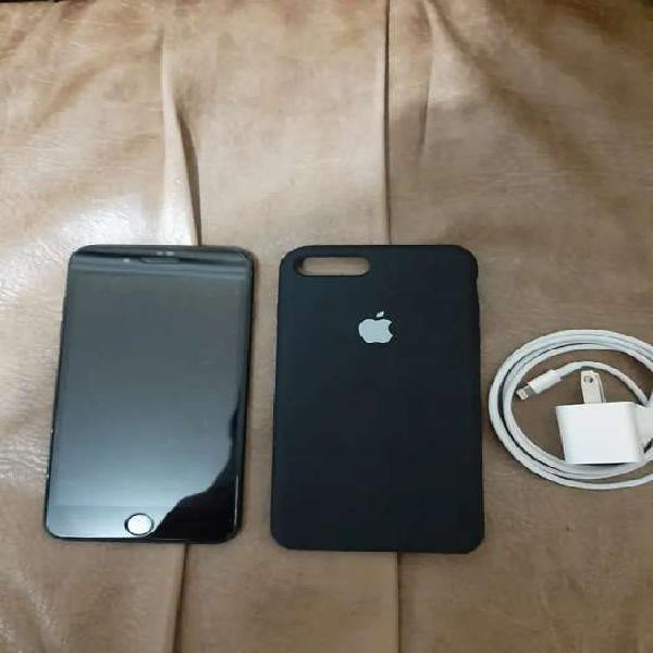 iPhone 7 plus negro mate de 32 gb con cargador y accesorios