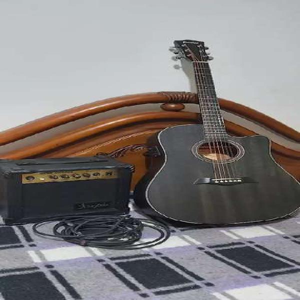 Guitarra electroacustica y amplificador