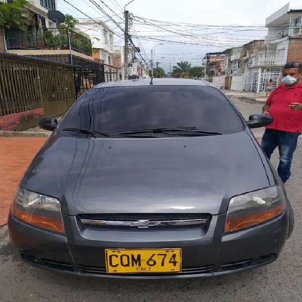 SE VENDE CARRO FAMILIAR EN BUENAS CONDICIONES.