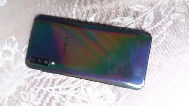 Se vende celular