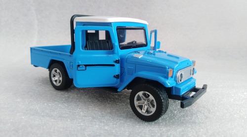Toyota Fj Cruiser Azul//escala 1:34//13cms Largo //metálico