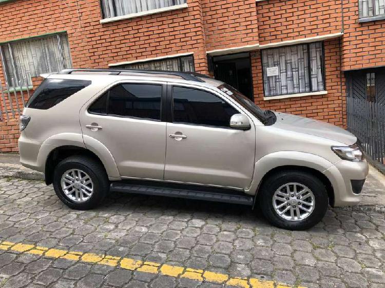 VENDO HERMOSA TOYOTA FORTUNER