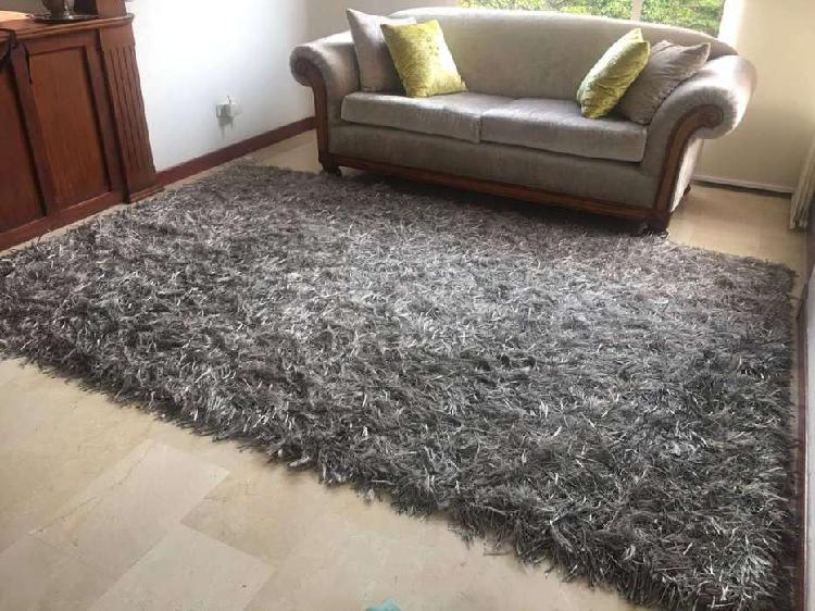 Vendo hermoso tapete gris y plateado en perfecto estado!