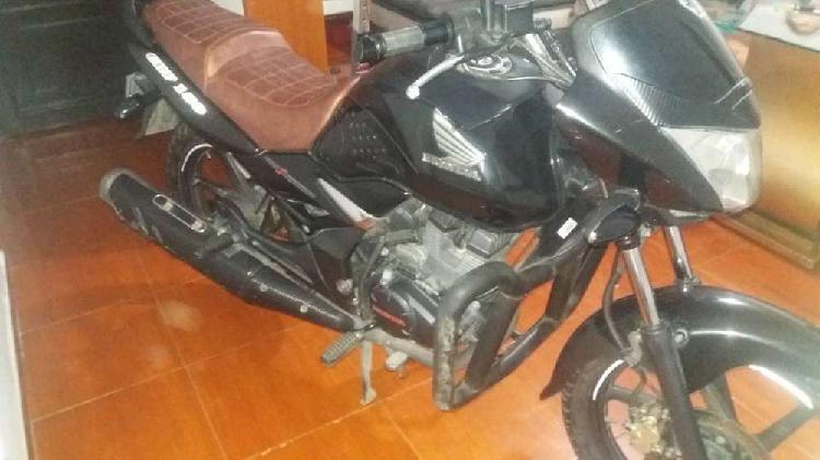 Vendo moto cbf150-2015 $ 4.000.000