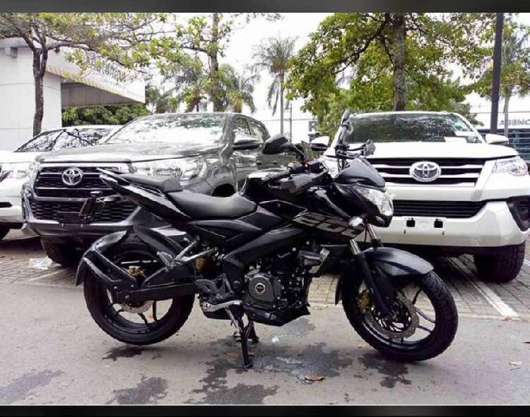 se vende pulsar 200ns exelente estado