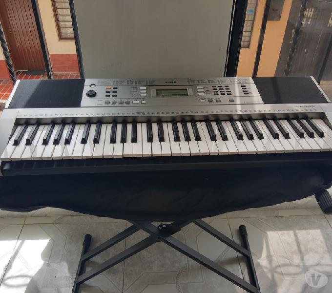 Organeta Yamaha PSR E353