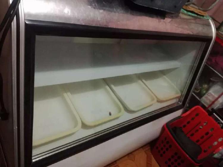 SE VENDE ELEMENTOS PARA LA TIENDA