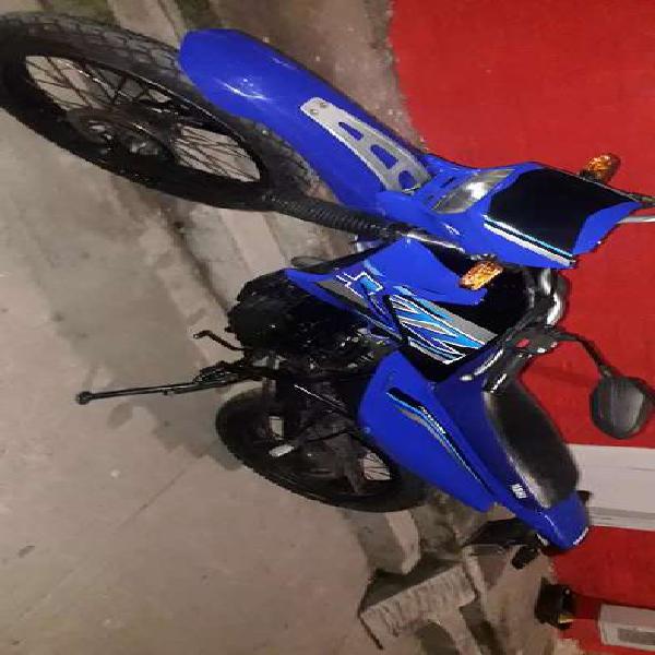 Se vende moto xtz 125