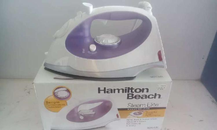 Vendo plancha para ropa nueva marca Hamilton Beach