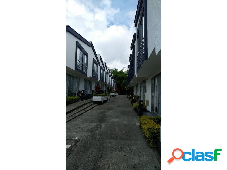 Casa en conjunto cerrado Palmares de Alameda