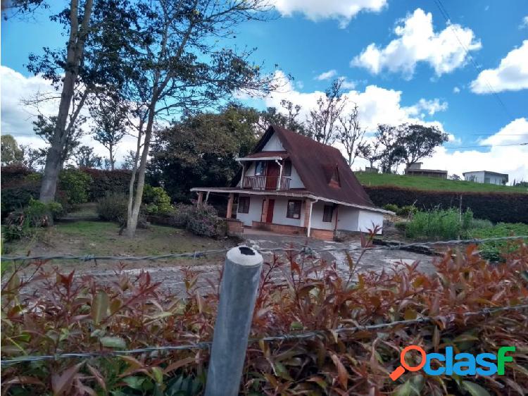 LINDO CHALET EN SAN PEDRO DE LOS MILAGROS