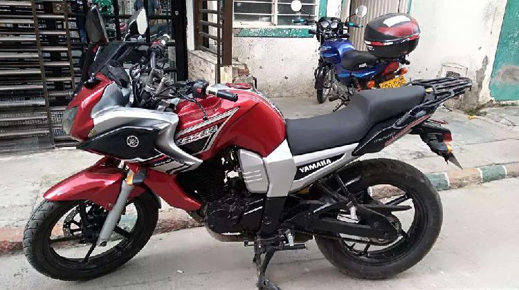 Moto marca yamaha