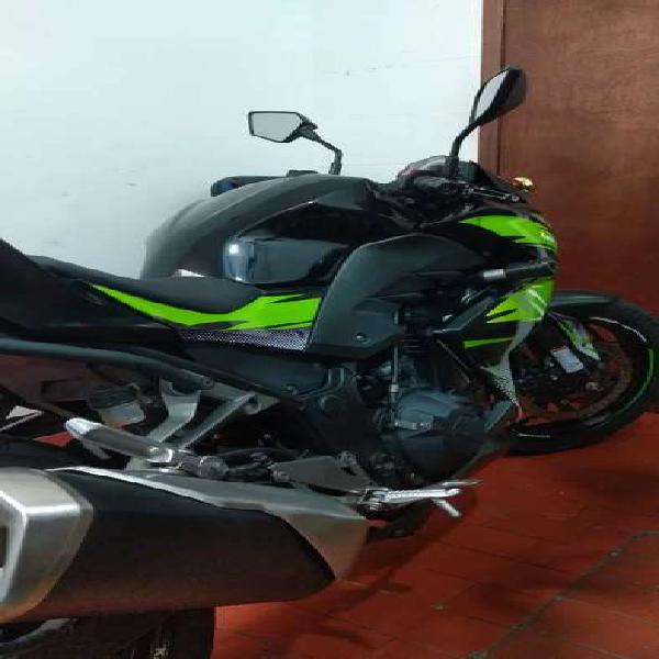 Vendo o cambio Hermosa z250 bien cuidada