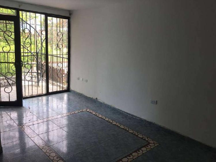 SE ALQUILA APARTAMENTO EN SEGUNDO Y TERCER PISO EN EL BARRIO