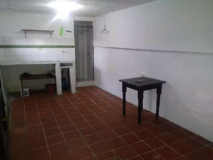 Se arrenda habitación independiente