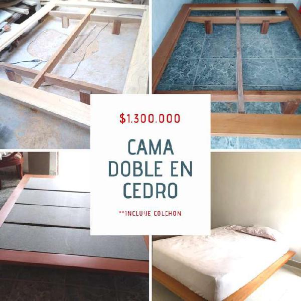 Cama doble en cedro 100% con colchón-almojadas y protector