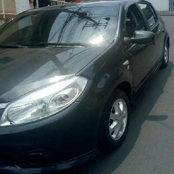 Hermoso Renault Sandero 2010