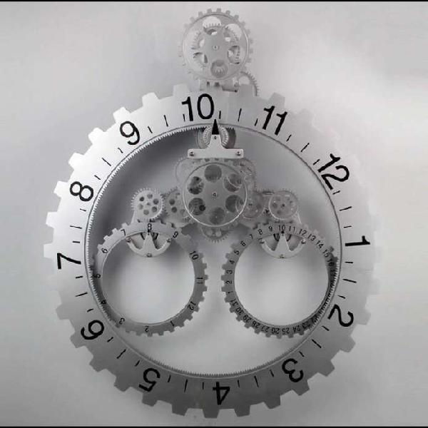 Reloj de engranajes con movimiento que indica dia ,hora y