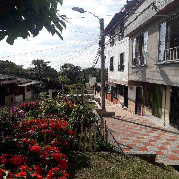 SE ARRIENDA CASA EN CUBA, BARRIO EL CARDAL.