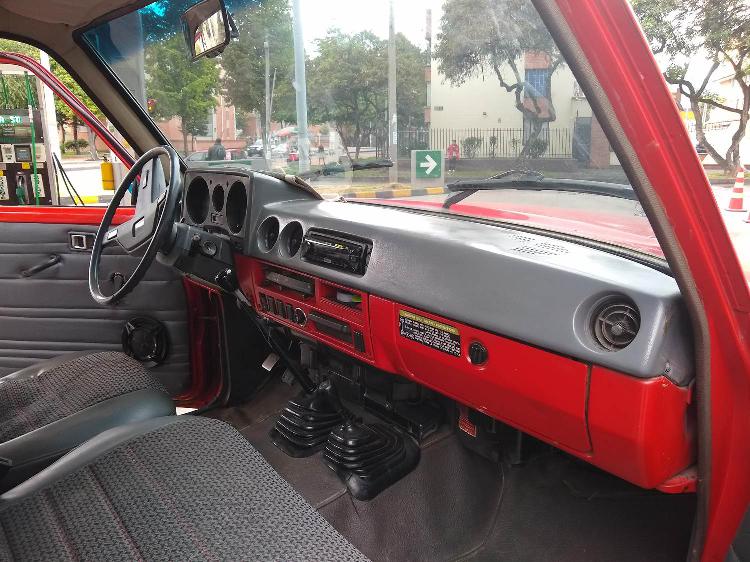 Se vende camioneta Toyota Japonesa Original 1982