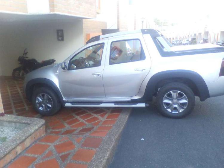 VENDO HERMOSA CAMIONETA RENAULT DUSTER OROCH DINAMIQUE