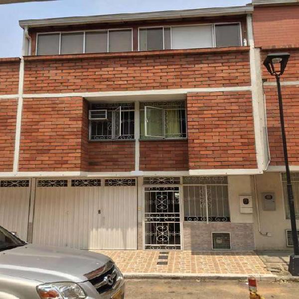 VENTA CASA. NUEVA FONTANA. BUCARAMANGA. 138M2.