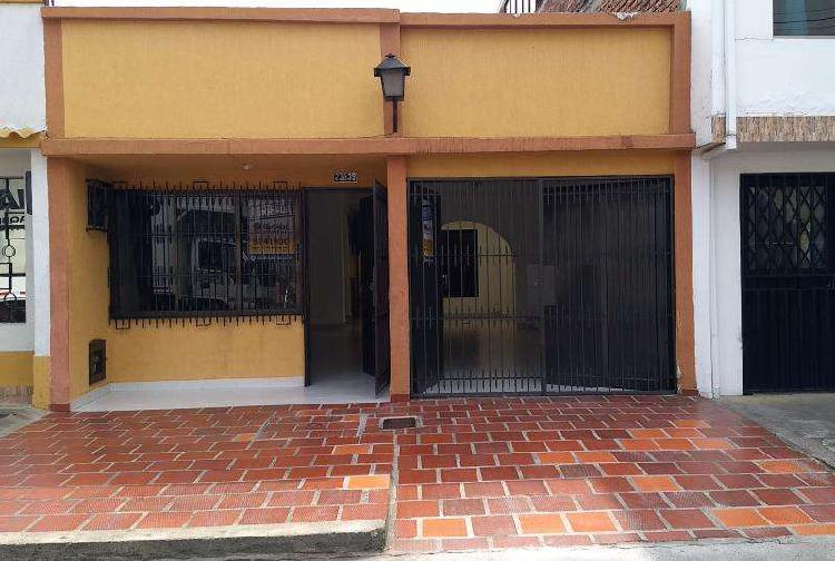 Casa En Arriendo En Cali Junín CodABGAR938