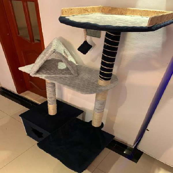 Gimnasio rascador para gatos