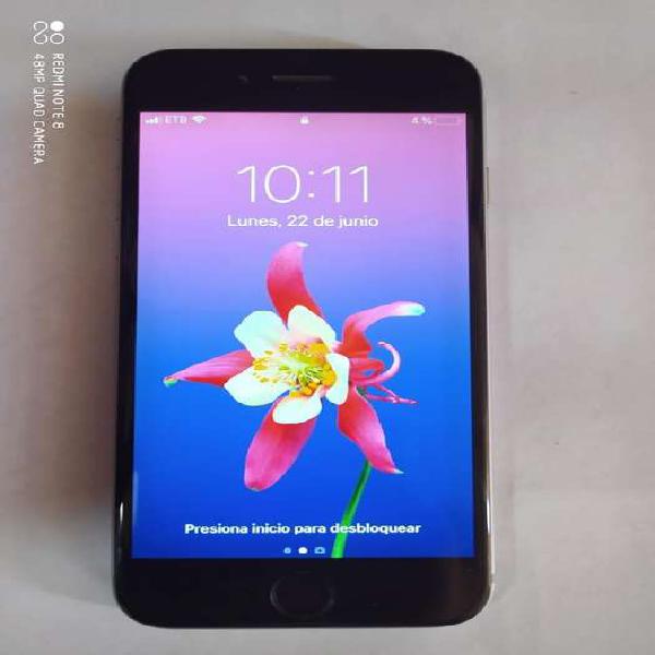 Iphone 6 de 16 Gb color gris plata.