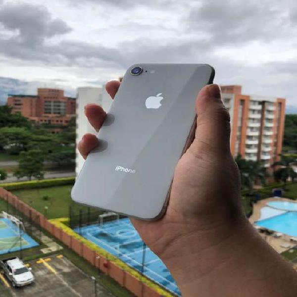 Iphone 8 blanco de 64 gb