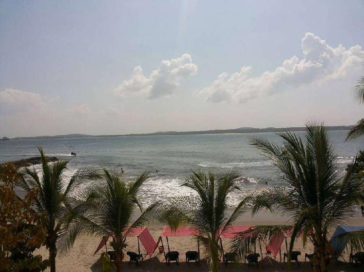 Se vende apartemento en Cartagena con vista al mar.