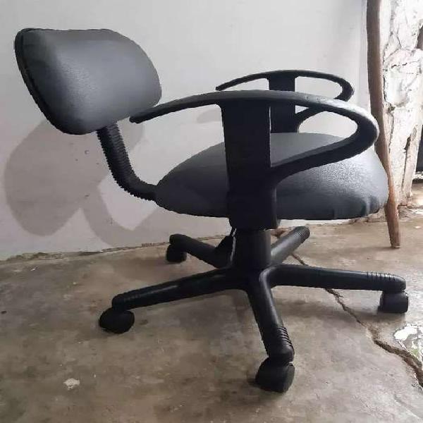 Silla ergonómica giratoria