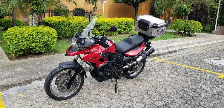 Vencambio Hermosa BMW f700 Premium - Excelente estado