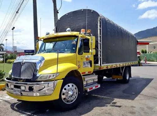 Camion International Estacas Sencillo Con Cupo De Chatarriza