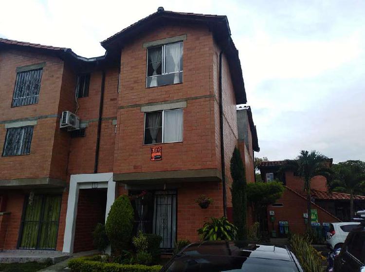 CASA EN VENTA SUR DE CALI VALLE DE LILI POR MAKRO _